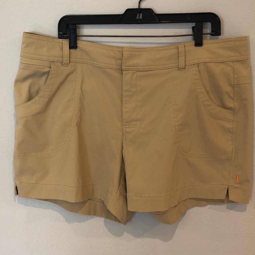 Lucy Khaki Women's Shorts
